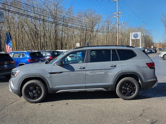new 2025 Volkswagen Atlas car, priced at $49,984