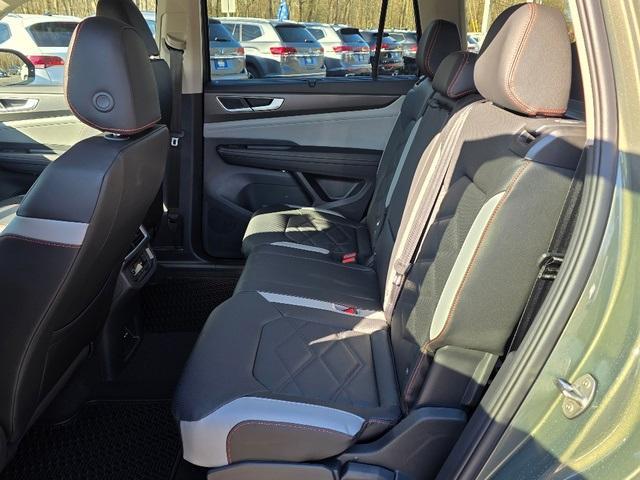 new 2025 Volkswagen Atlas car, priced at $49,901