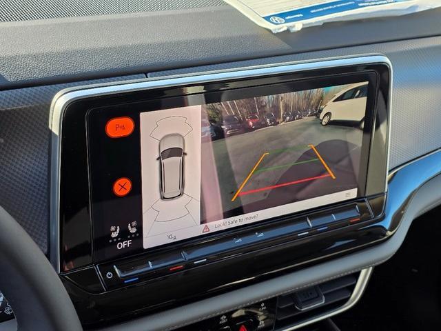 new 2025 Volkswagen Atlas car, priced at $49,901