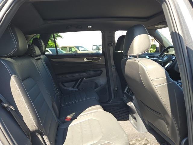 new 2025 Volkswagen Atlas Cross Sport car, priced at $48,498