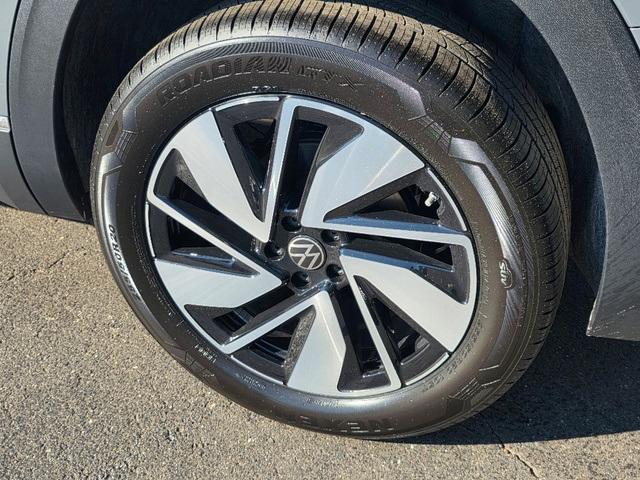 new 2026 Volkswagen Atlas car, priced at $51,043