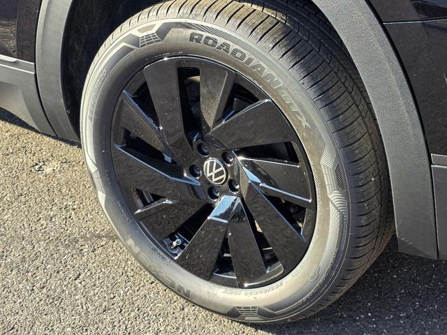 new 2026 Volkswagen Atlas car, priced at $48,014