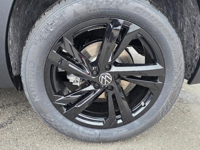 new 2026 Volkswagen Atlas Cross Sport car, priced at $51,906