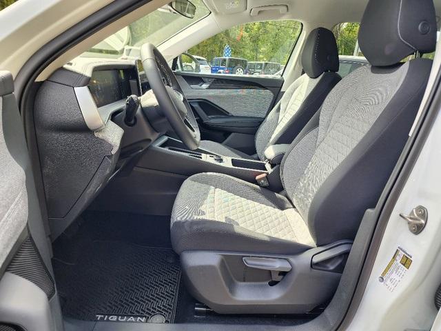 new 2025 Volkswagen Tiguan car, priced at $34,182