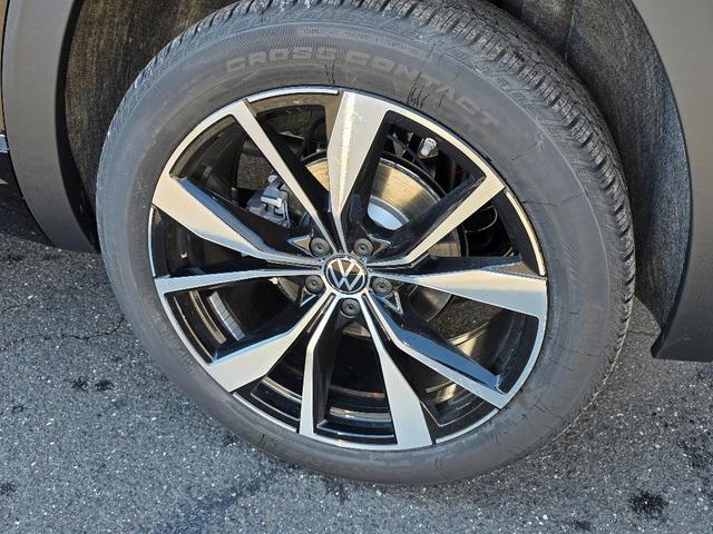 new 2026 Volkswagen Atlas Cross Sport car, priced at $54,866