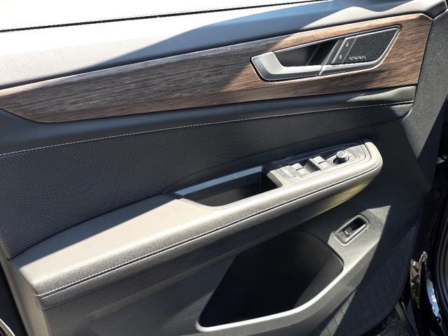 new 2025 Volkswagen Atlas car, priced at $56,366