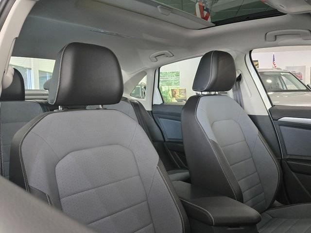 new 2025 Volkswagen Jetta car, priced at $27,583