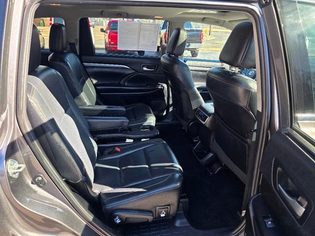 used 2019 Toyota Highlander car, priced at $21,995