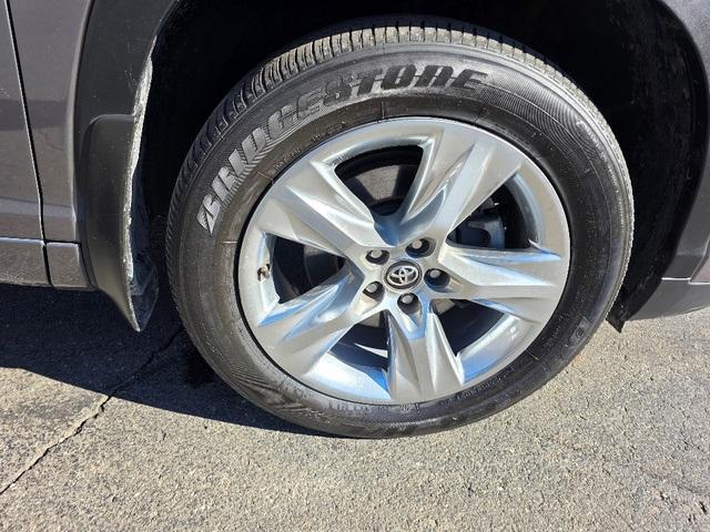 used 2019 Toyota Highlander car, priced at $21,995