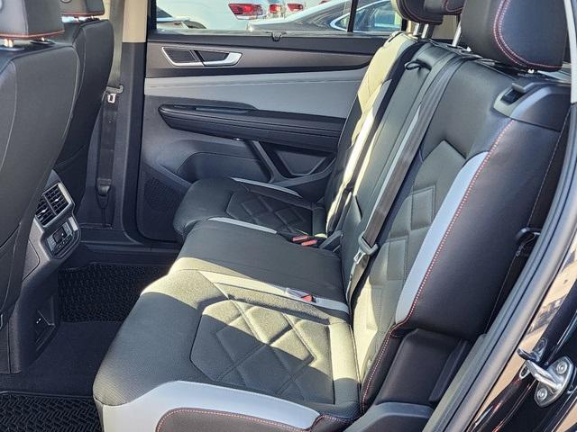 new 2025 Volkswagen Atlas car, priced at $48,181