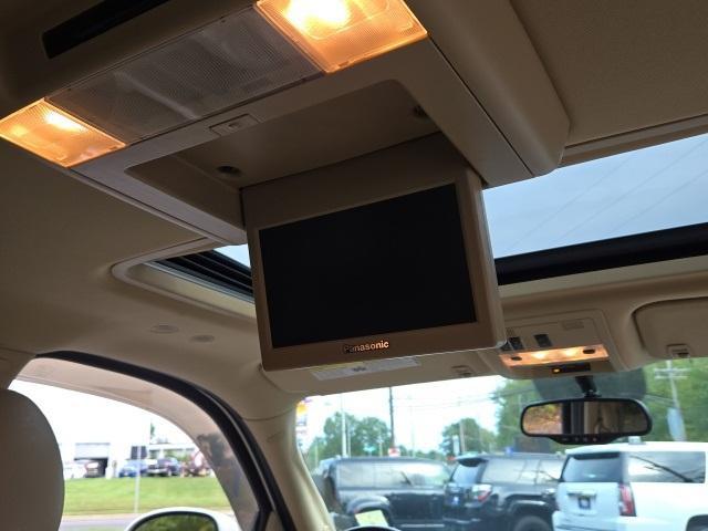 used 2010 Cadillac Escalade car, priced at $9,895