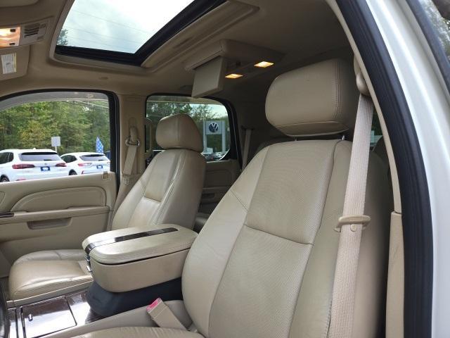 used 2010 Cadillac Escalade car, priced at $9,895