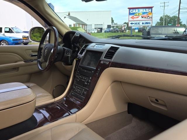 used 2010 Cadillac Escalade car, priced at $9,895