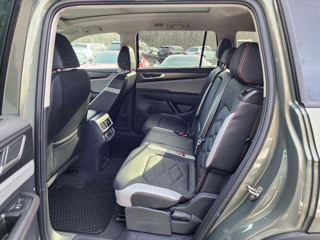 new 2025 Volkswagen Atlas car, priced at $48,439