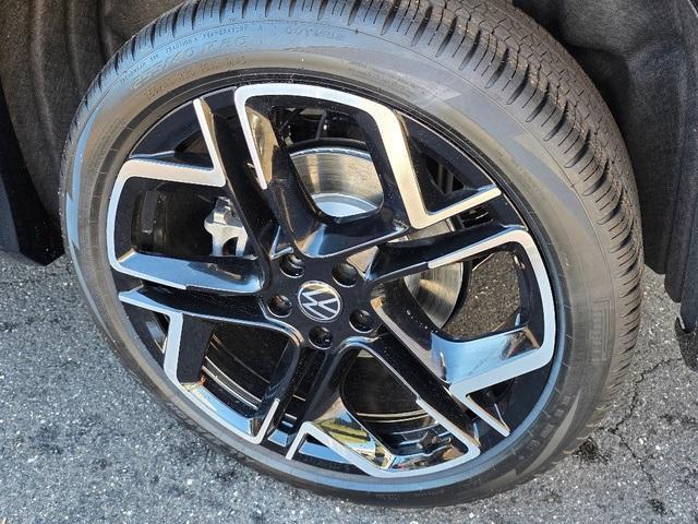 new 2026 Volkswagen Tiguan car, priced at $43,955