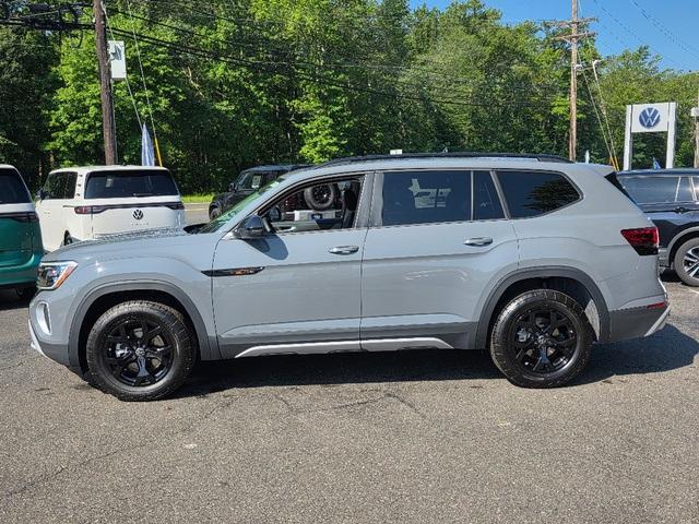 new 2025 Volkswagen Atlas car, priced at $47,745