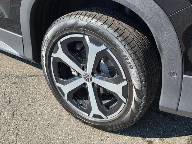 new 2025 Volkswagen Tiguan car, priced at $33,120