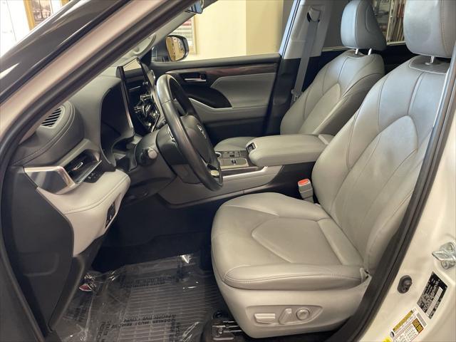 used 2023 Toyota Highlander Hybrid car, priced at $36,598