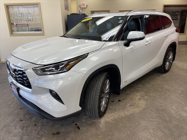 used 2023 Toyota Highlander Hybrid car, priced at $36,598