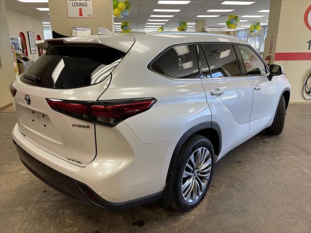 used 2023 Toyota Highlander Hybrid car, priced at $36,598