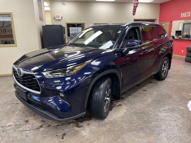 used 2022 Toyota Highlander car, priced at $39,516