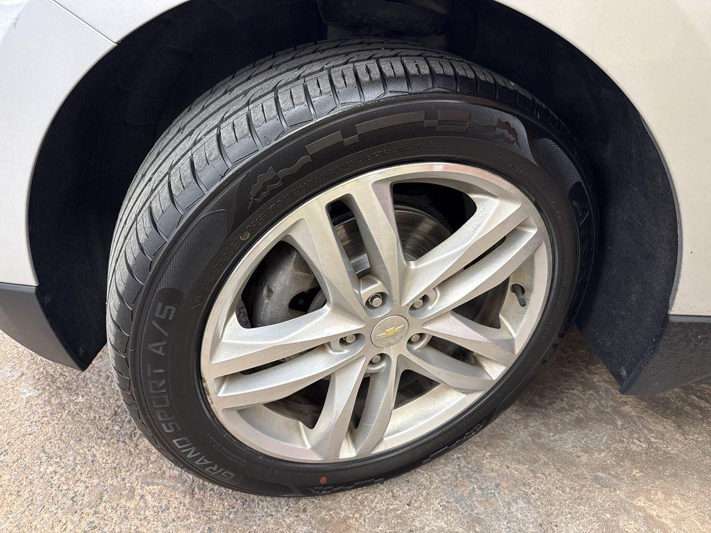 used 2020 Chevrolet Equinox car, priced at $19,587