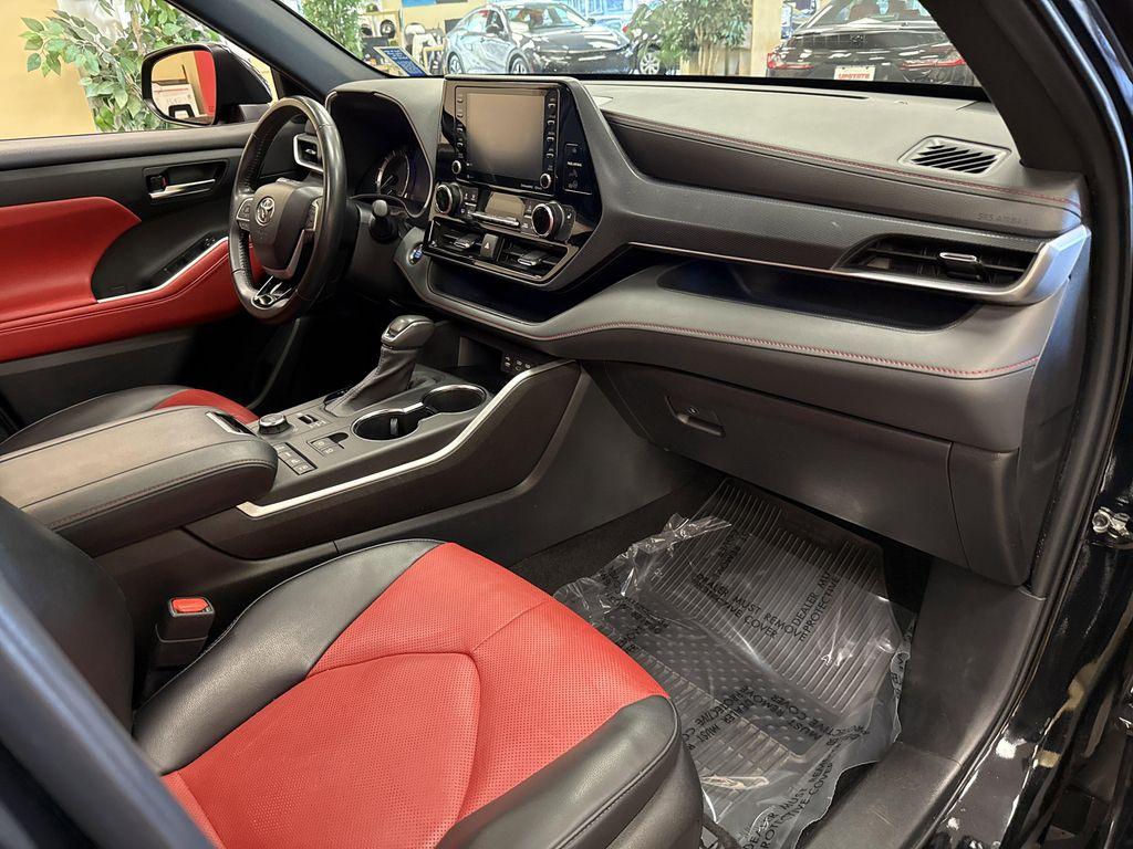 used 2022 Toyota Highlander car, priced at $37,946