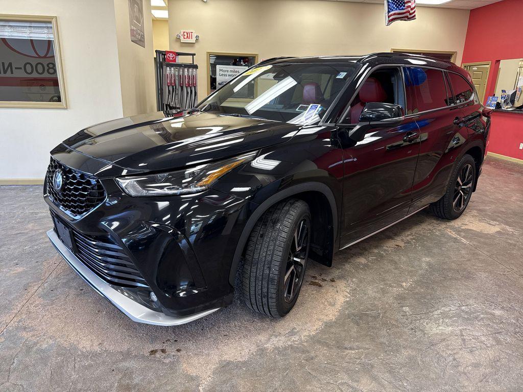 used 2022 Toyota Highlander car, priced at $39,746