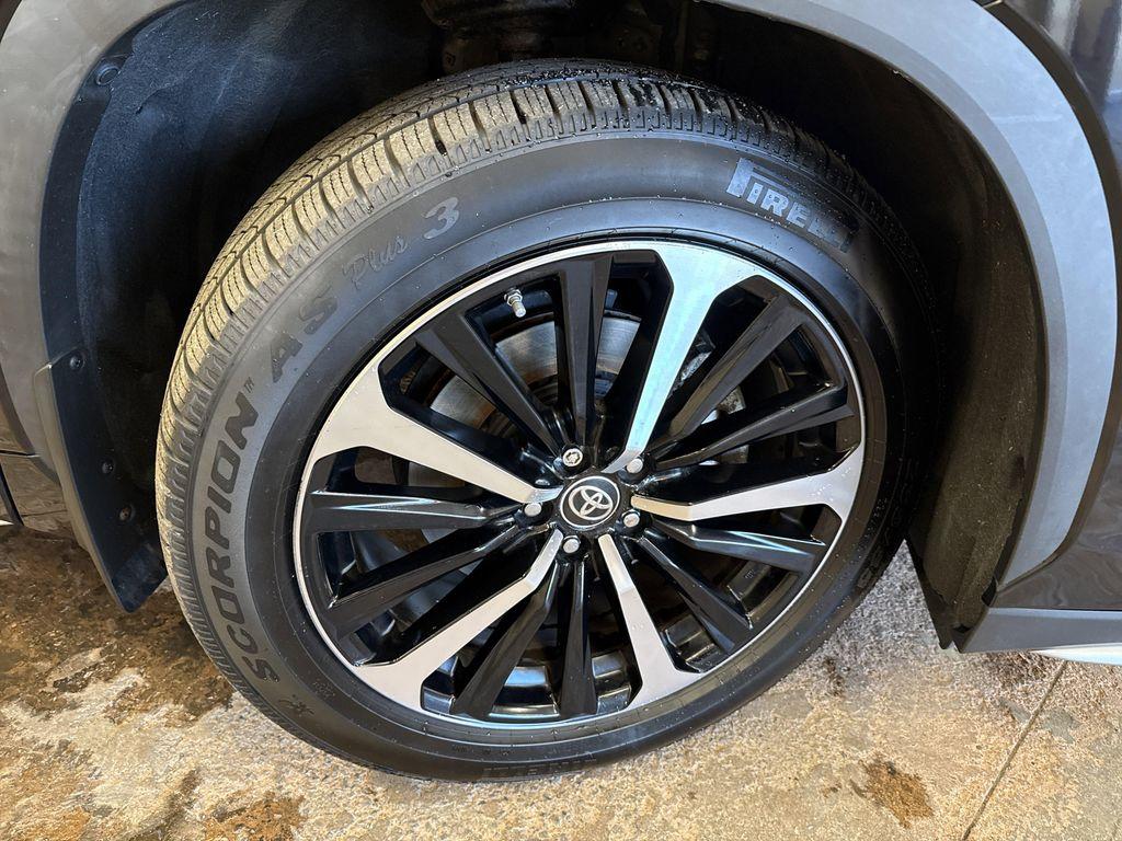 used 2022 Toyota Highlander car, priced at $37,946