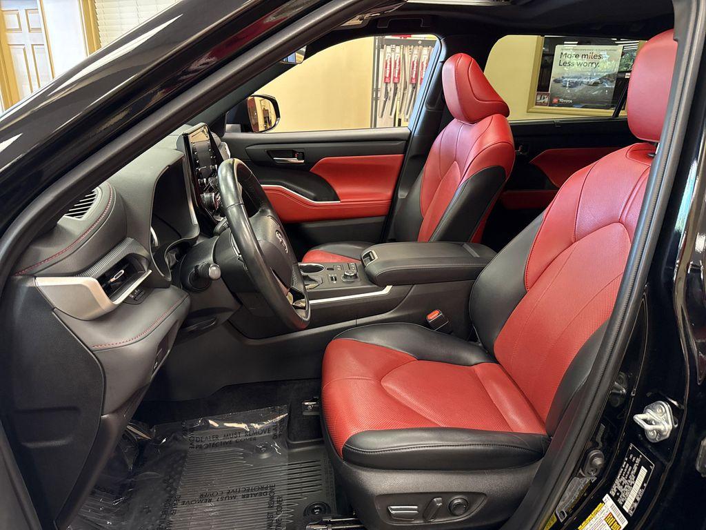 used 2022 Toyota Highlander car, priced at $37,946