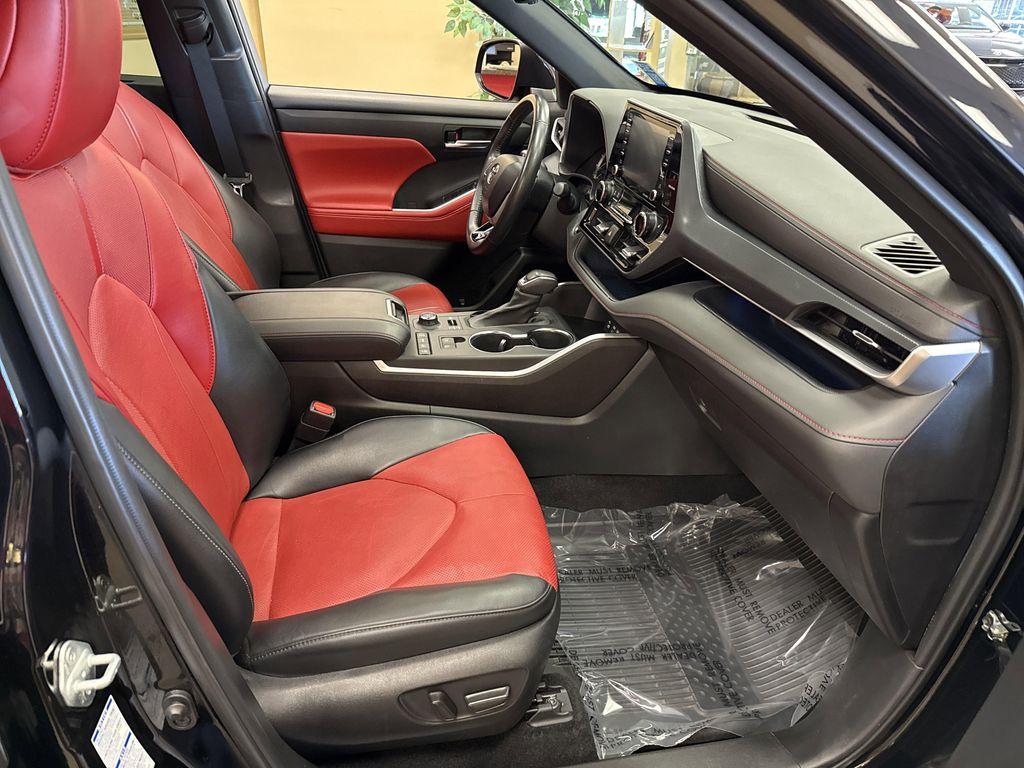 used 2022 Toyota Highlander car, priced at $37,946