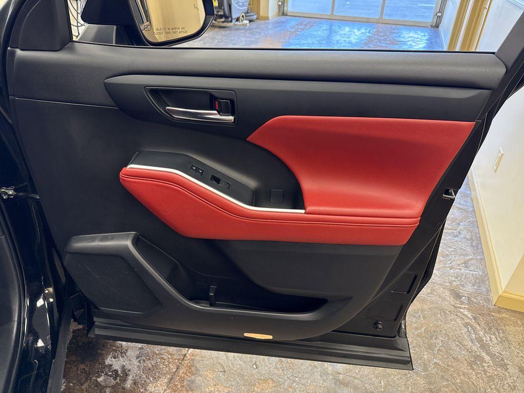 used 2022 Toyota Highlander car, priced at $37,946