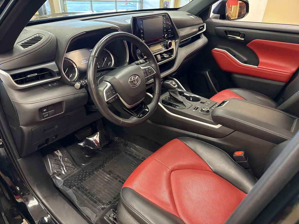 used 2022 Toyota Highlander car, priced at $37,946