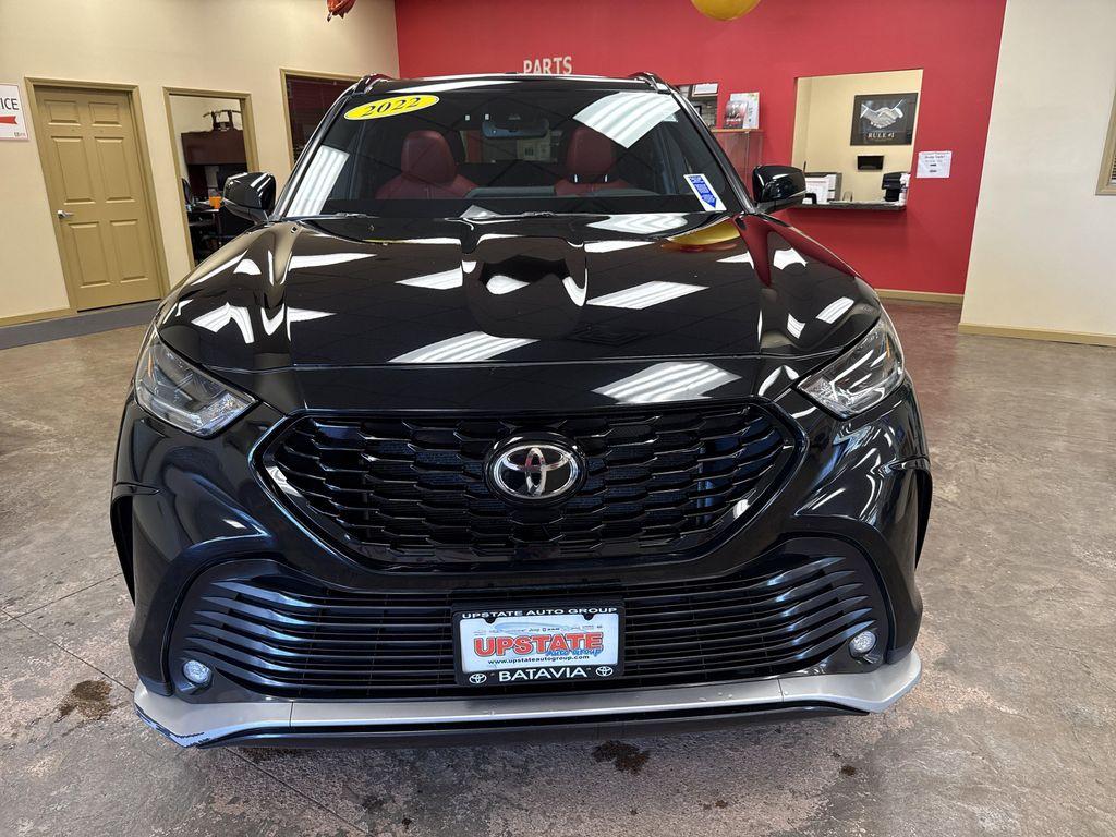 used 2022 Toyota Highlander car, priced at $37,946