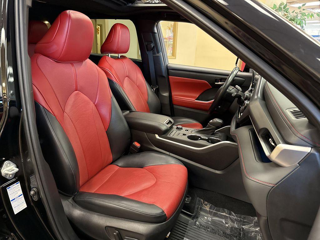 used 2022 Toyota Highlander car, priced at $37,946