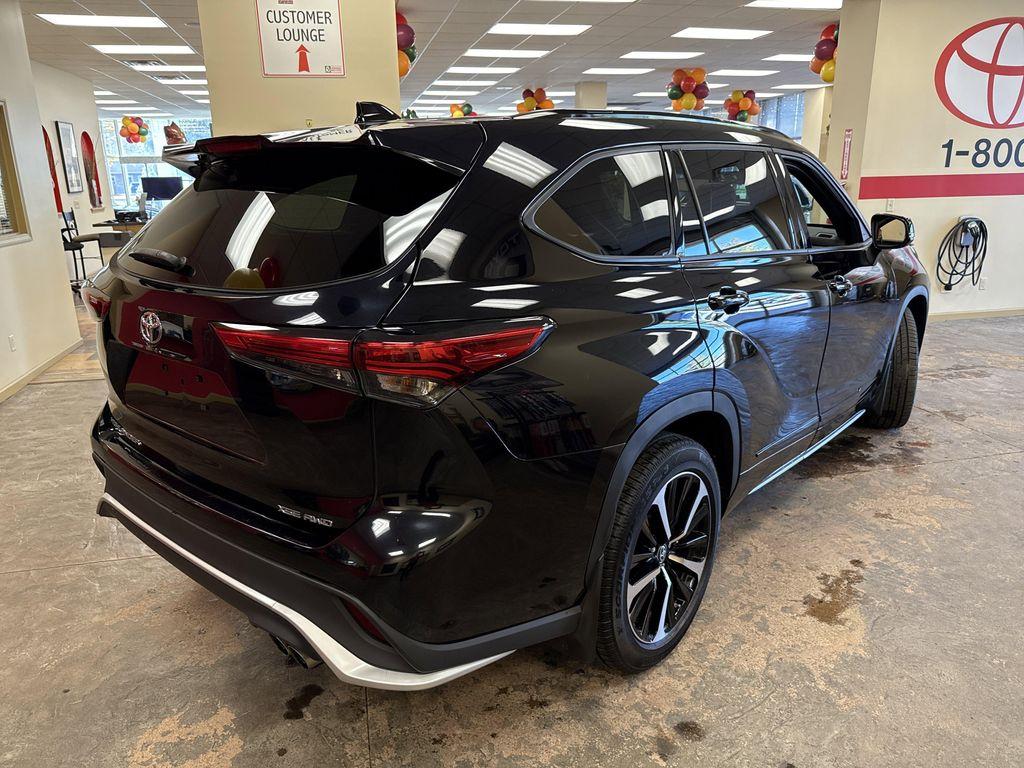 used 2022 Toyota Highlander car, priced at $37,946