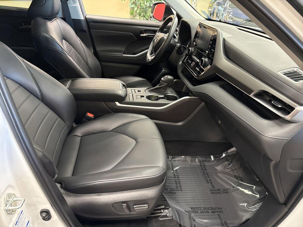 used 2022 Toyota Highlander car, priced at $37,527