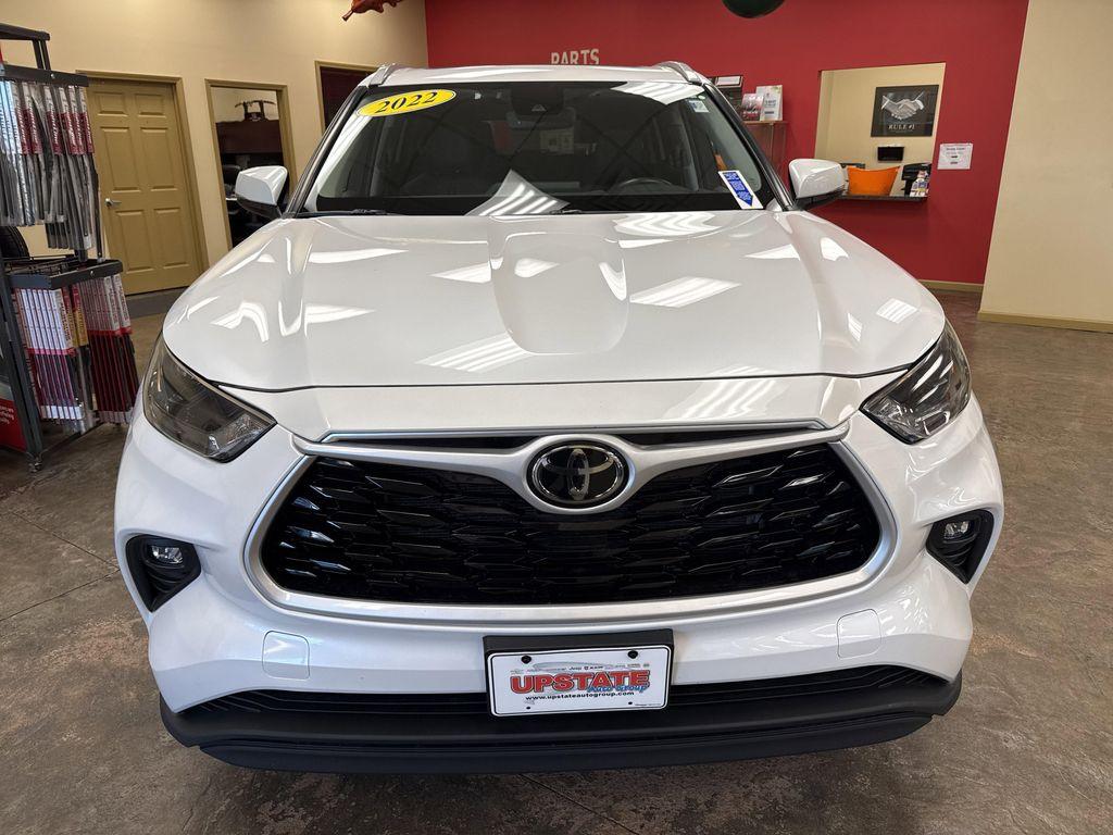 used 2022 Toyota Highlander car, priced at $37,527