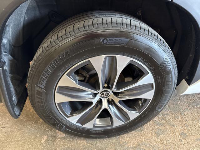 used 2022 Toyota Highlander car, priced at $39,927