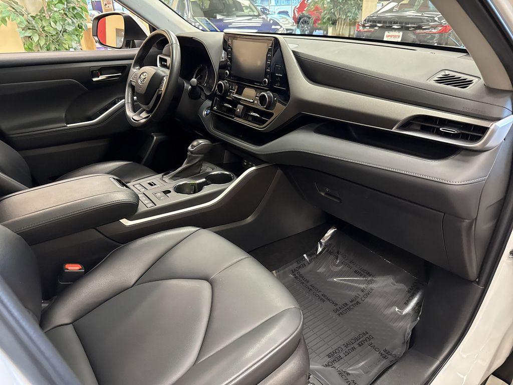 used 2022 Toyota Highlander car, priced at $37,527