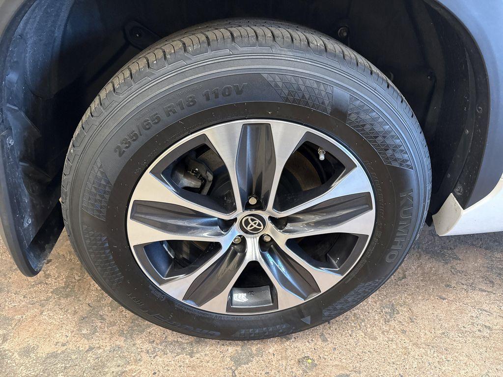used 2022 Toyota Highlander car, priced at $37,527