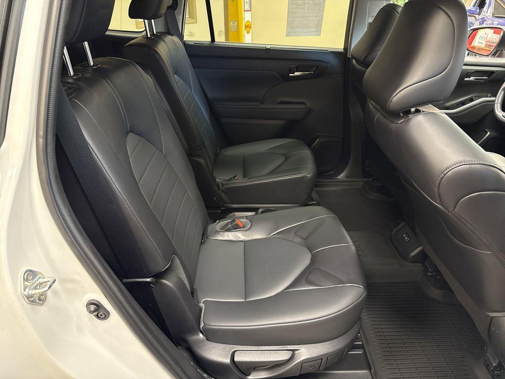 used 2022 Toyota Highlander car, priced at $37,527