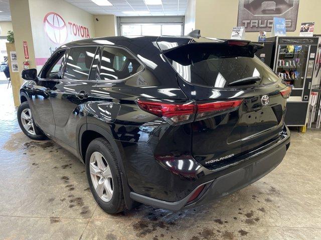 used 2022 Toyota Highlander car, priced at $34,528