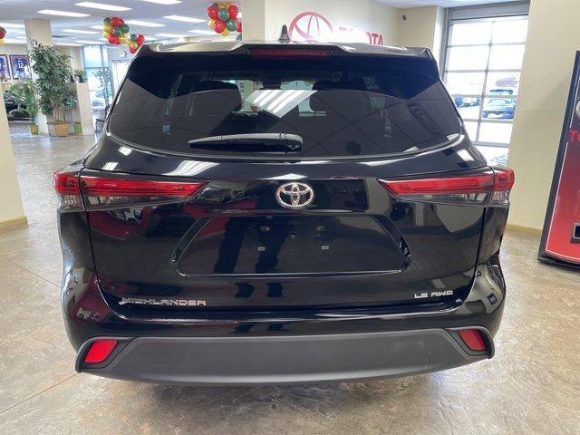 used 2022 Toyota Highlander car, priced at $33,528