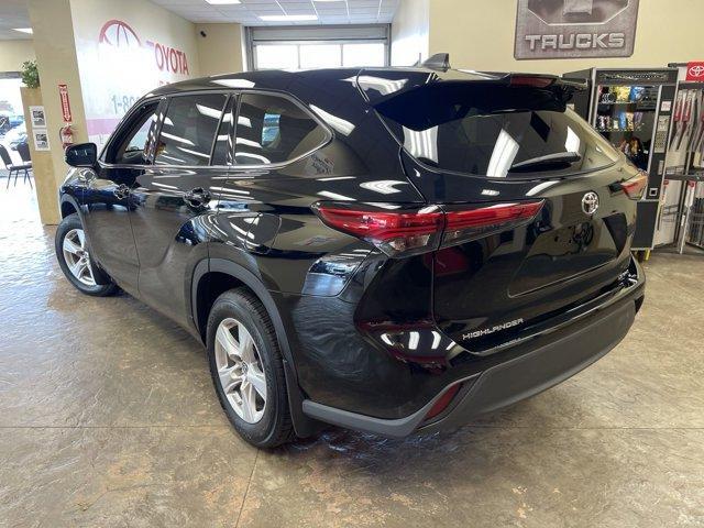 used 2022 Toyota Highlander car, priced at $33,528