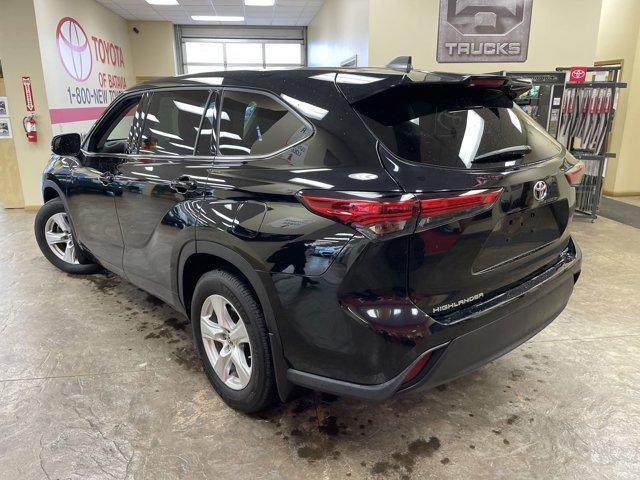 used 2022 Toyota Highlander car, priced at $34,522