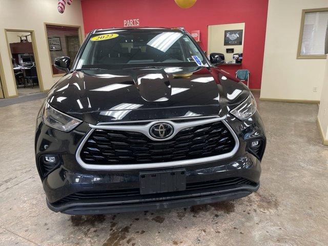 used 2022 Toyota Highlander car, priced at $34,522