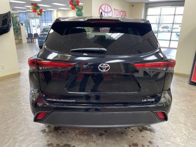 used 2022 Toyota Highlander car, priced at $34,522