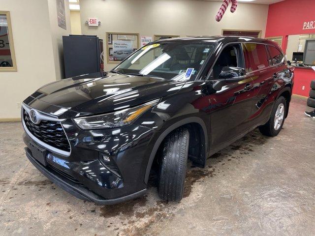 used 2022 Toyota Highlander car, priced at $34,522