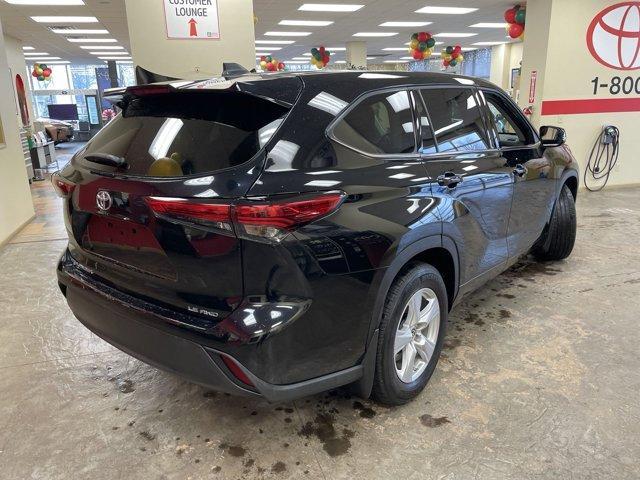 used 2022 Toyota Highlander car, priced at $34,522